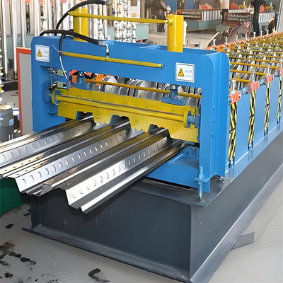 45#Machine de formage en rouleaux de tôles de toiture en acier pour différentes tailles de carreaux